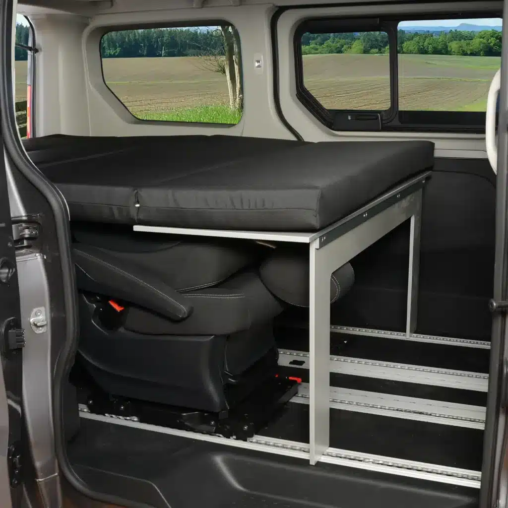 Surfer sleeping system for Vivaro B Life kitchen and Trafic Spaceclass side view