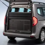 Schlafsystem zur Heckkueche Kangoo III Citan Townstar Graphit Packzustand im Auto