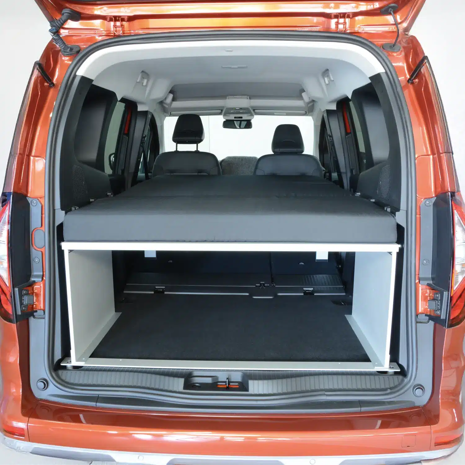 VanEssa sleeping system Renault Kangoo rear view