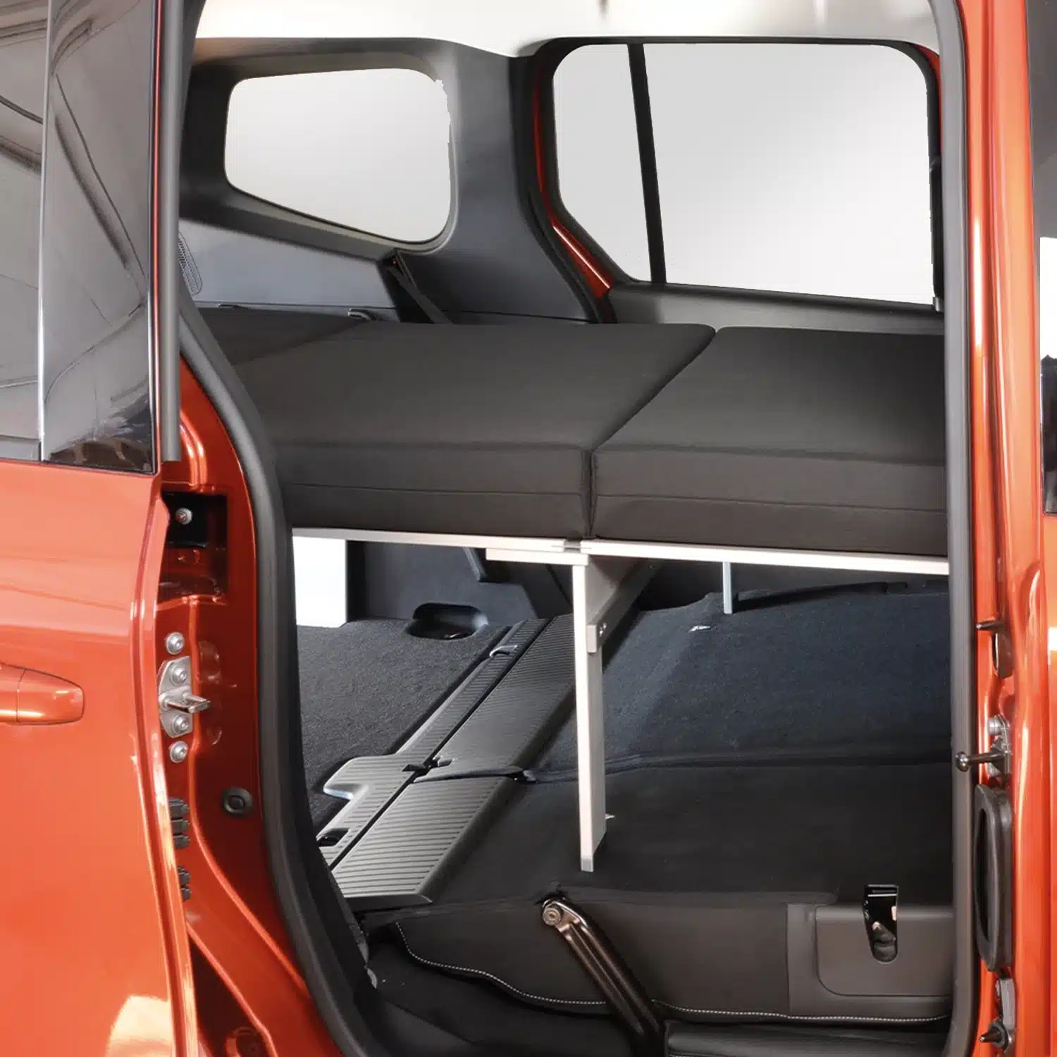 VanEssa sleeping system Renault Kangoo side view