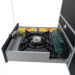Heckkueche Silber Schwarz-matt Ausstellungsstueck Kocher mit R-Sonic Kocher und Gaskartuschen seitlich