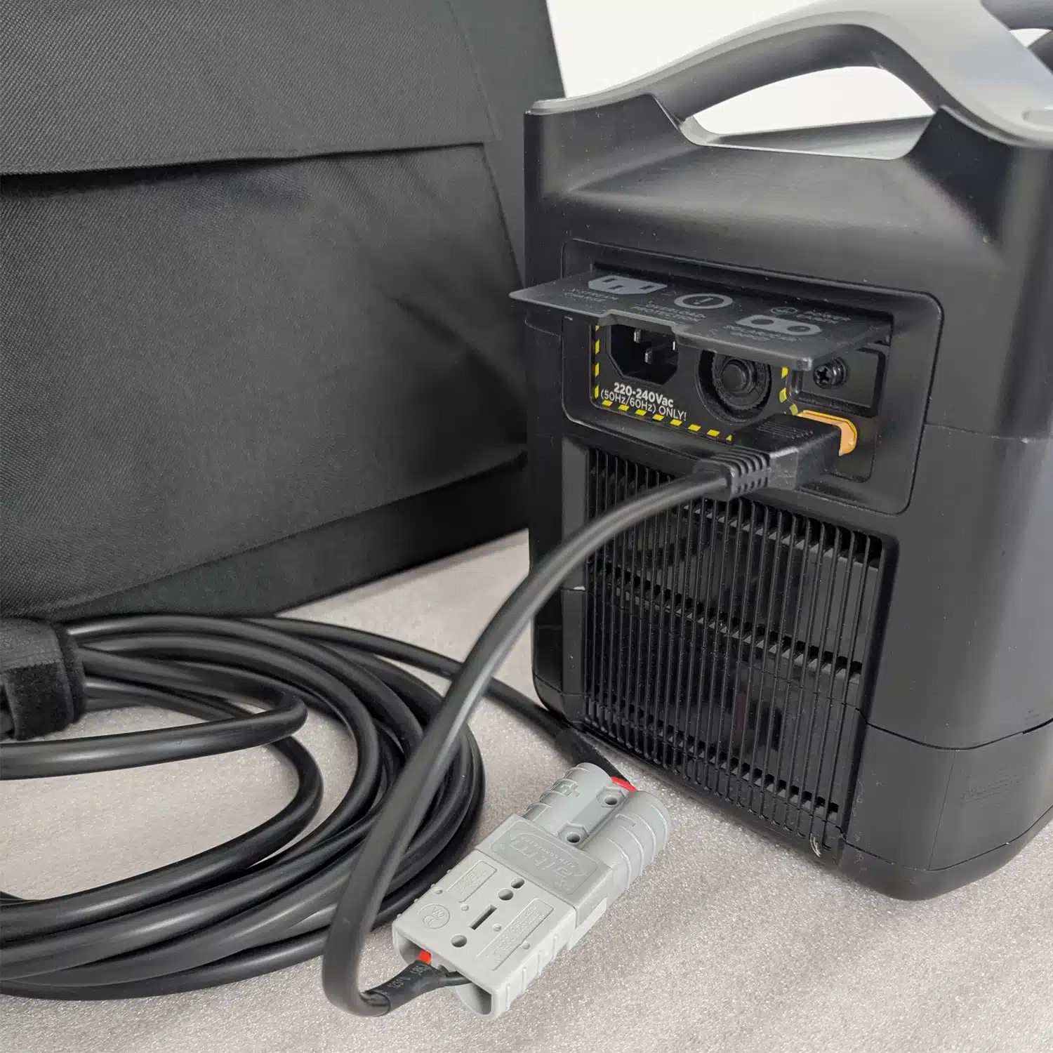 Wattstunde Sunfolder Faltmodul Solar 140Wh Anschluss an Powerbank