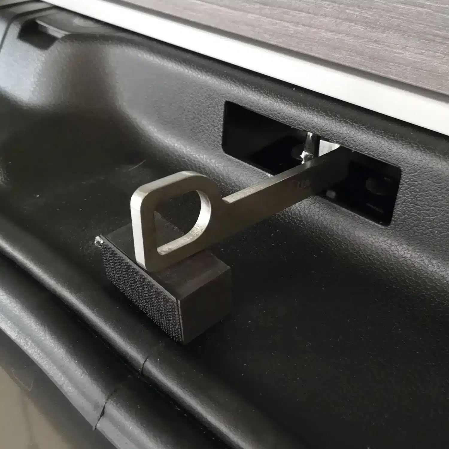 VanEssa Heckklappenhaken Stellantis PSA Vans