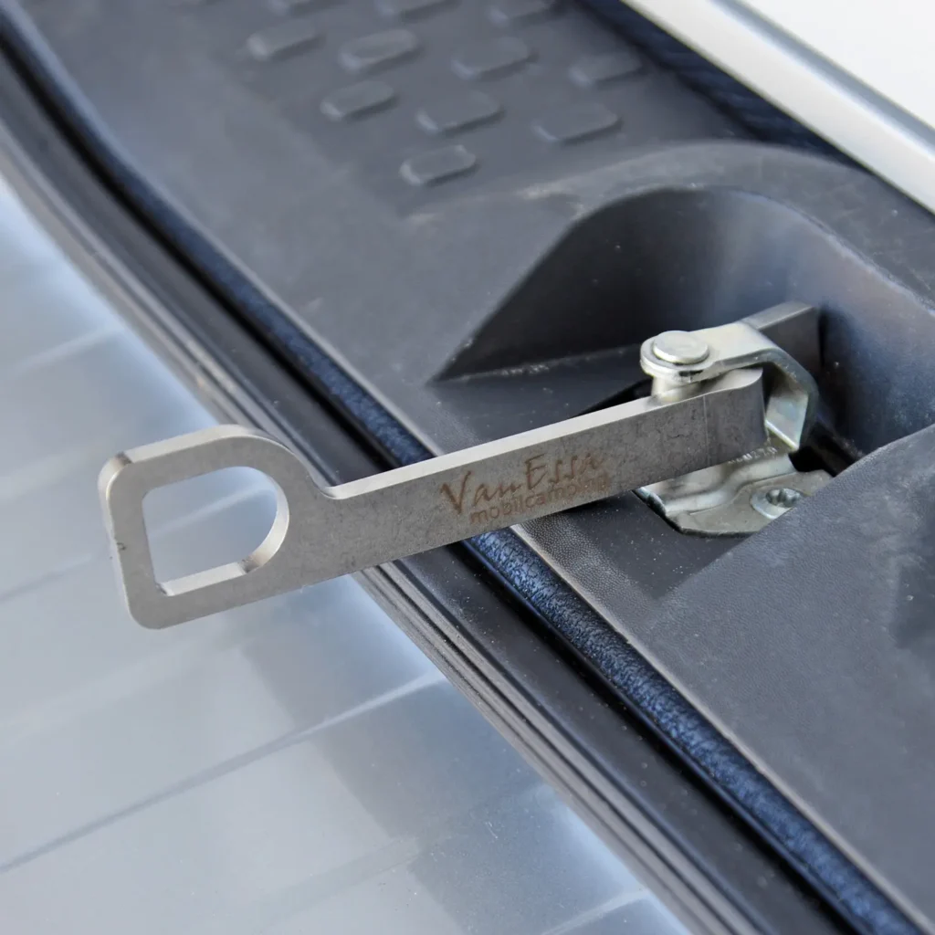 VanEssa tailgate hook Opel Vivaro, Renault Trafic, Nissan Primastar, NV300