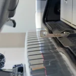 VanEssa tailgate hook Opel Vivaro, Renault Trafic, Nissan Primastar, NV300