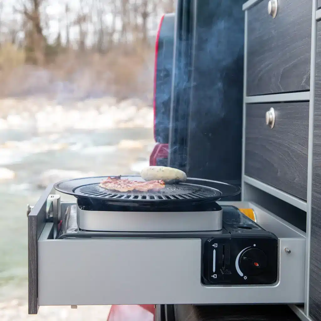 Grillaufsatz fuer Camping Gaskocher am See