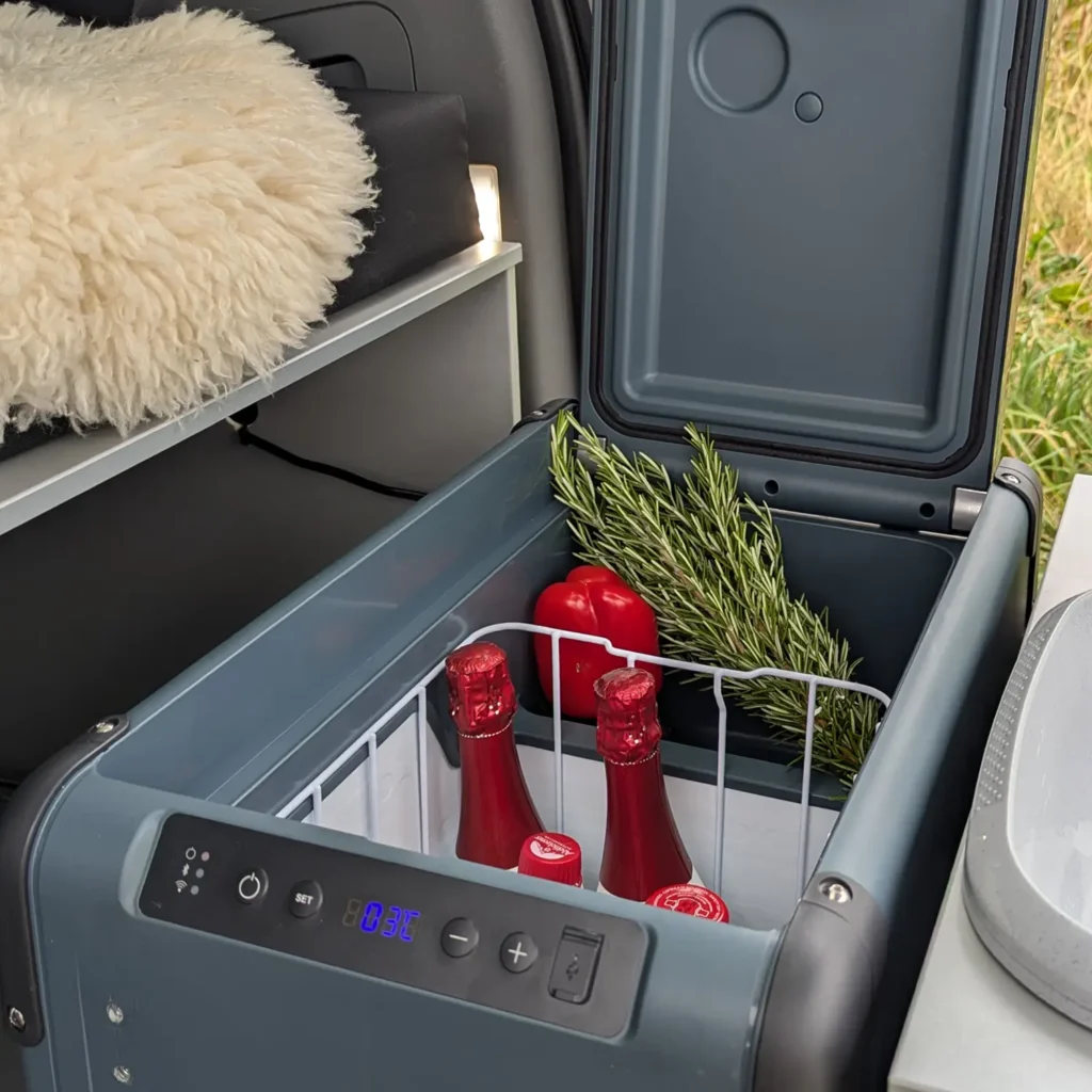 Dometic Kuehlbox CFX2 28 im VanEssa ARCO System