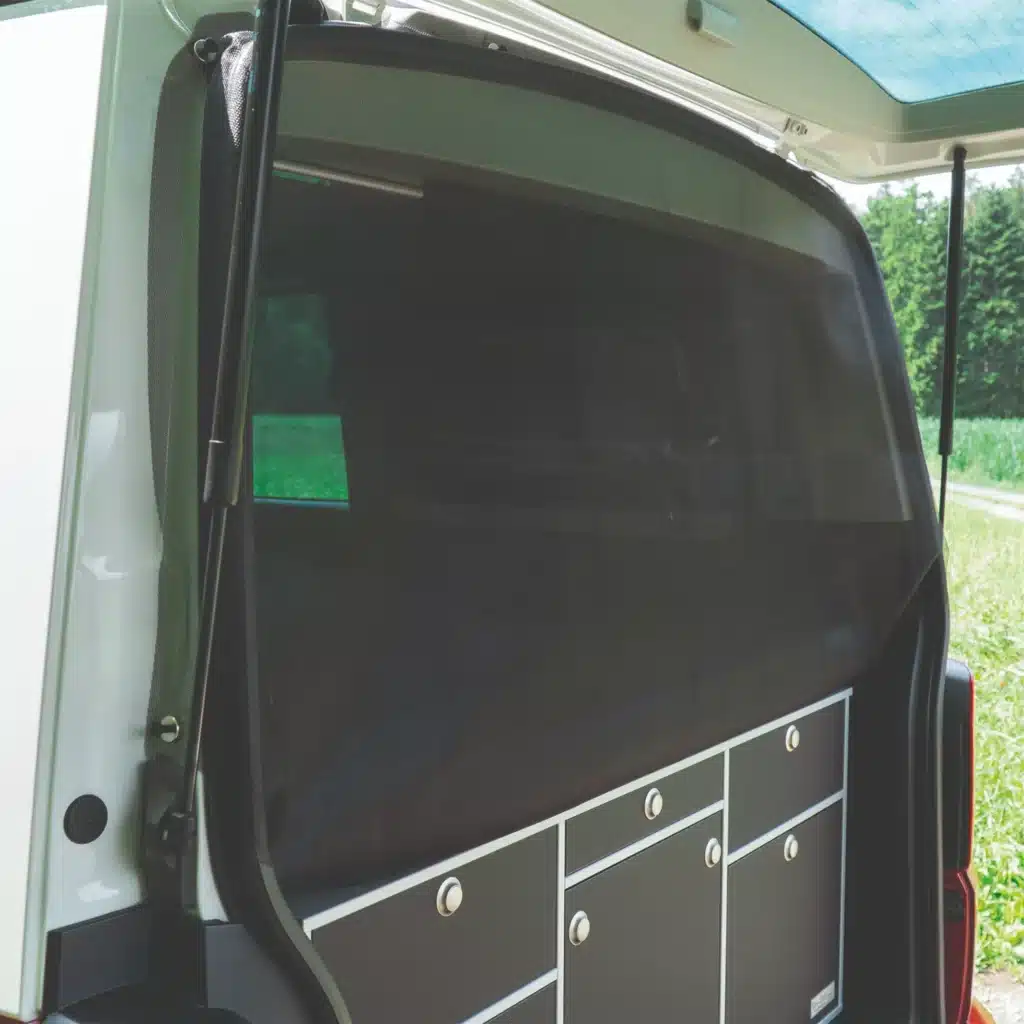 Rear mosquito net with magnets for VW Bus