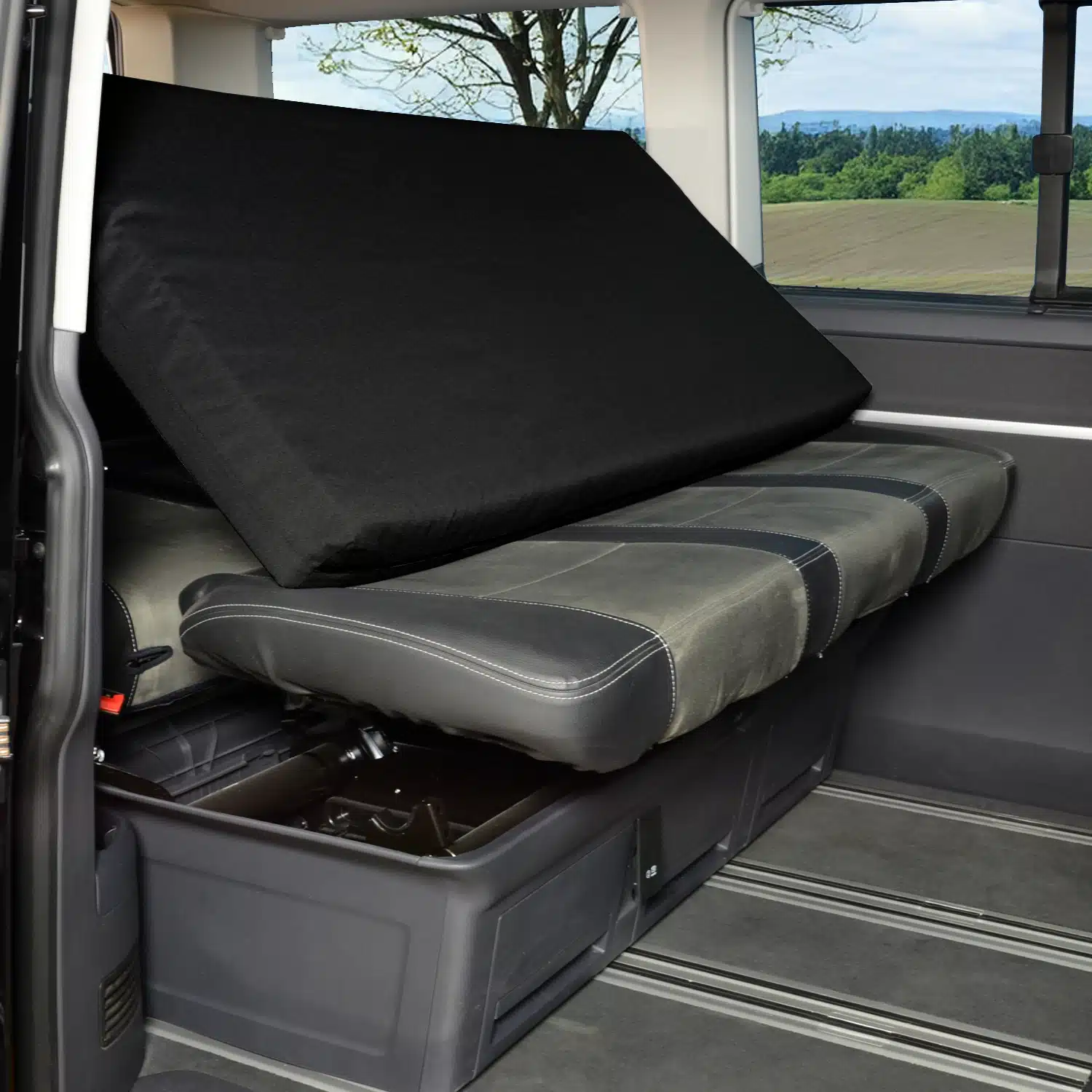 VanEssa Schlafauflage Comfort im VW Bus T5 T6 Klappfunktion