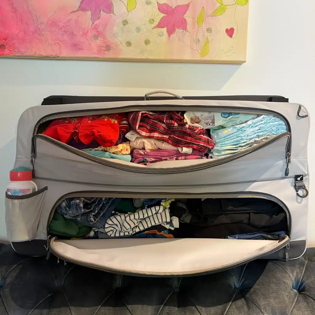 VanEssa Packtasche VW T5 T6 Packbeispiel auf Couch