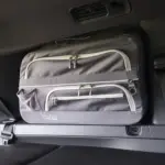 VanEssa Packtasche anthrazit im VW ID. Buzz im Auto