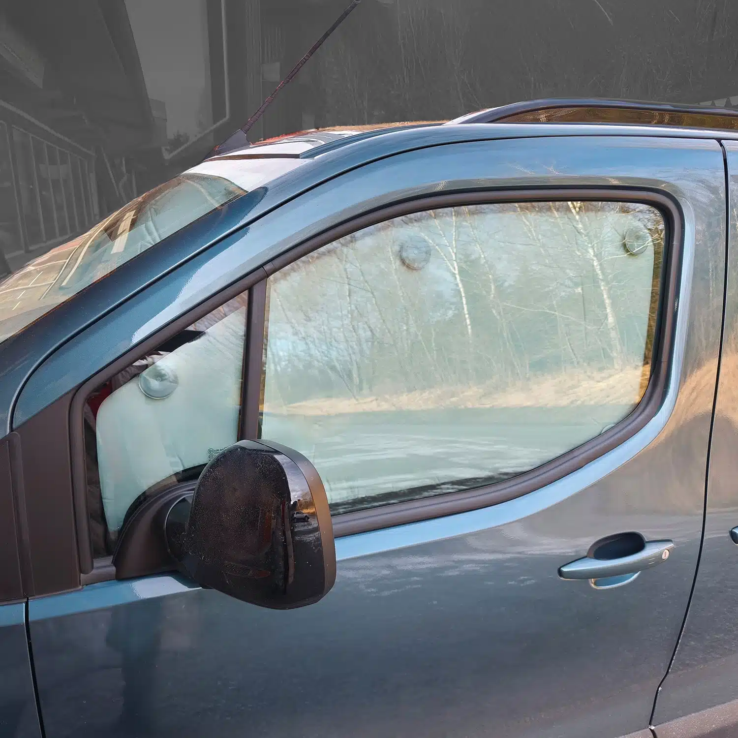 VanEssa Thermomatten Verdunklung Berlingo 3, Rifter, Combo E, Proace City Verso, Doblo 3 Fahrerseite außen