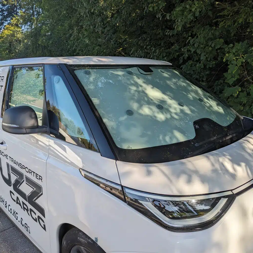 Verdunklung ID.Buzz Black Edition Frontansicht