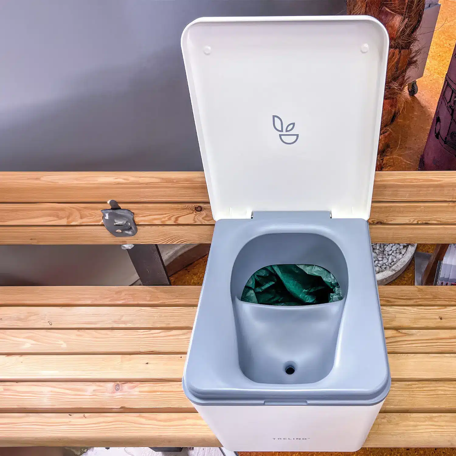 Trelino Evo M Trenn-Toilette geoeffnet