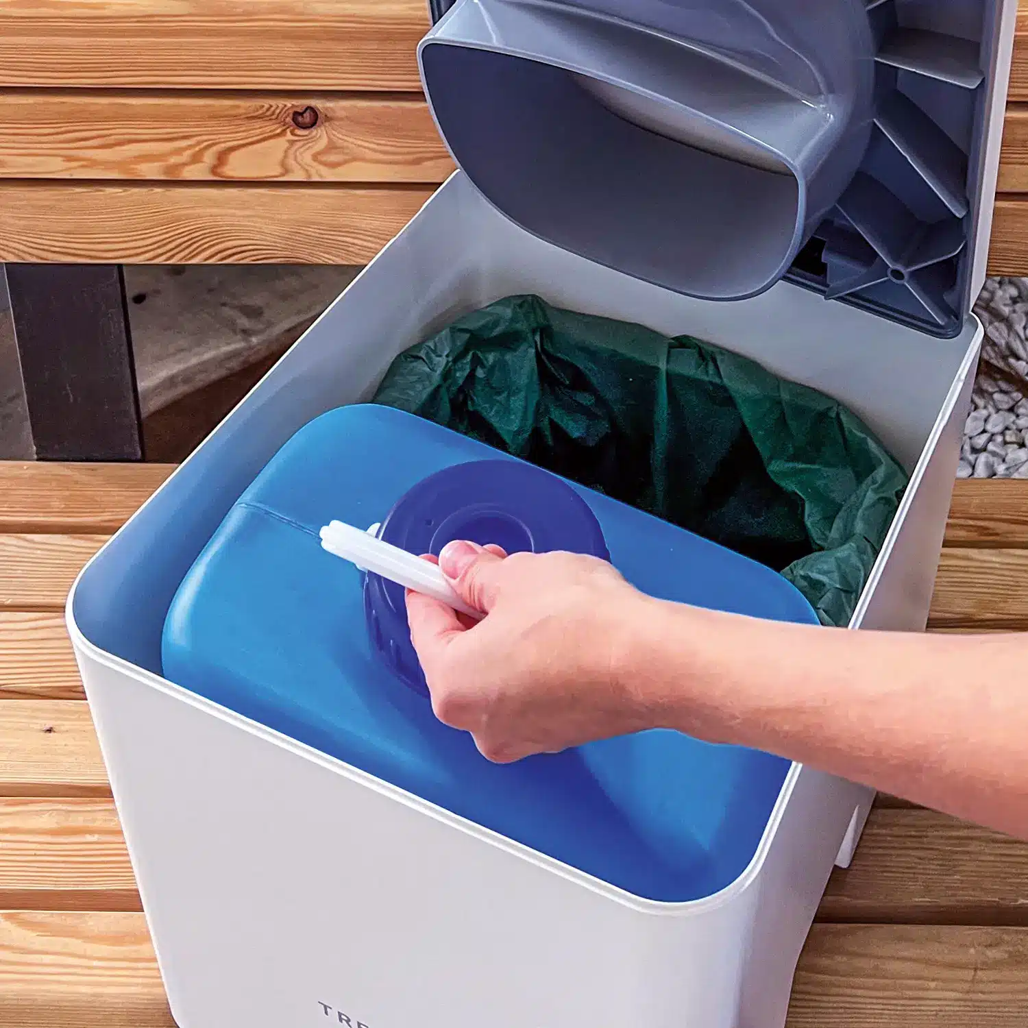 Trelino Evo M Trenn-Toilette Tank herausnehmen