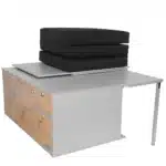 Split sleeping system to the rear kitchen with lying surface with mattress folded in on the left lying surface on the left when dismantled