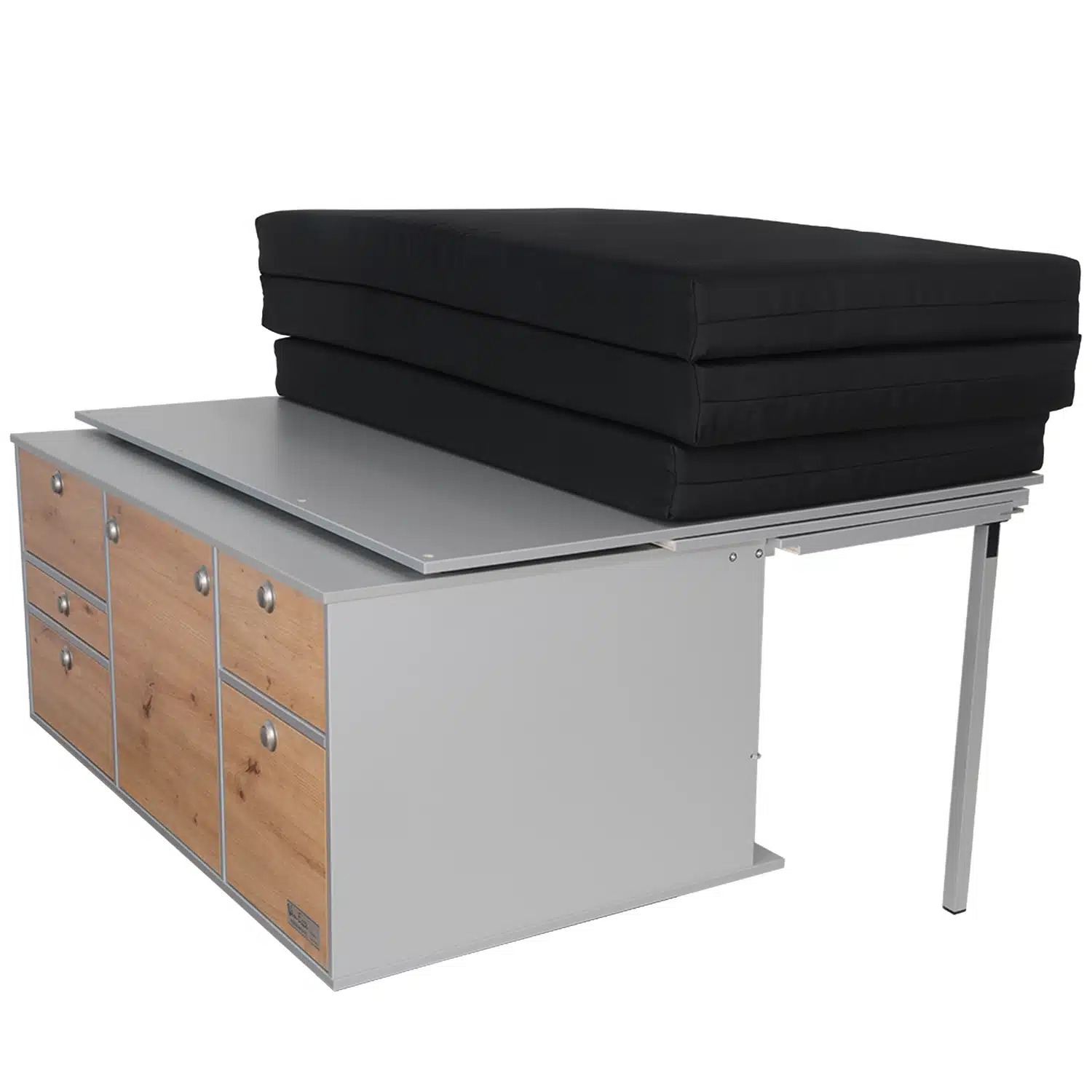 Schlafsystem zur Heckkueche eingeklappt mit eingeklappter Matratze