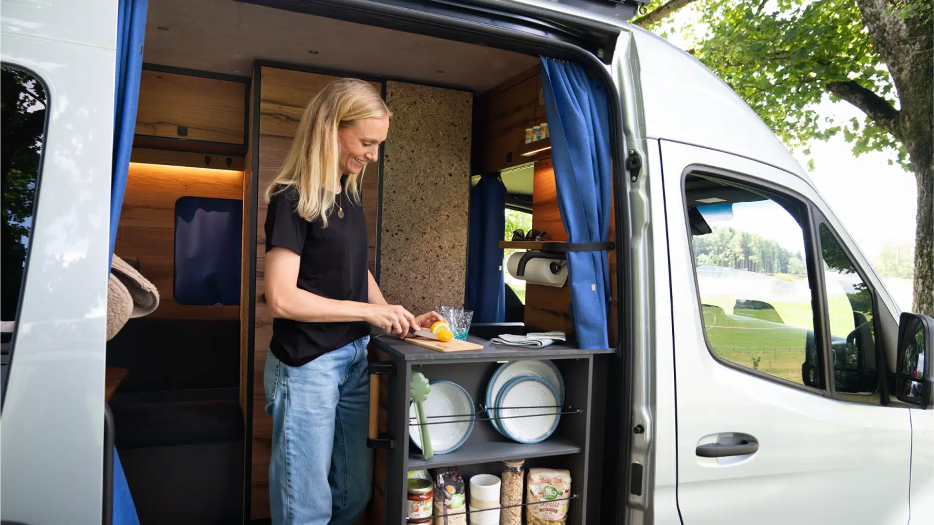 Mercedes Sprinter Campingausbau von VanEssa – Shooting Magdalenenhof, Motiv 3