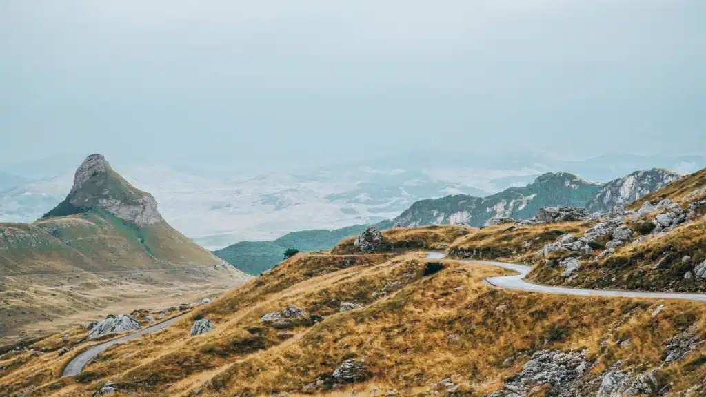 VanEssa Albania trip VW Bus T6 Multivan Arco heavy-duty pull-out