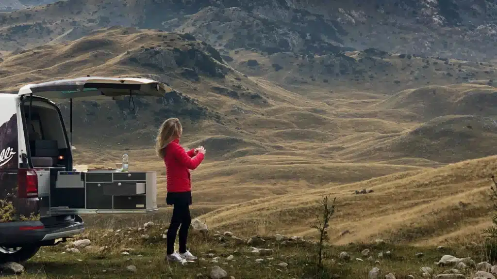 VanEssa Albania trip VW Bus T6 Multivan Arco heavy-duty pull-out