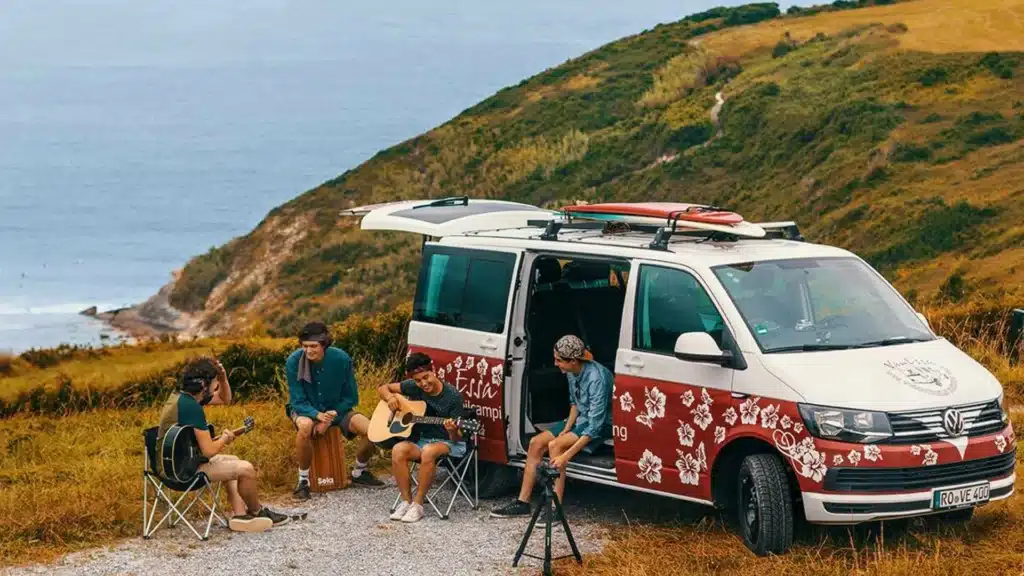 Spanien-Roadtrip mit VW-Bulli T6 Multivan 2016 in Andalusien mit Heckküche Schlafsystem und Innenraummodul