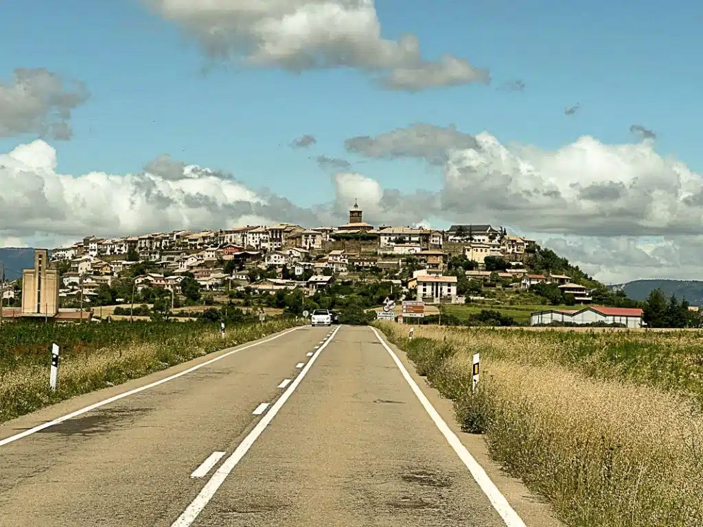 VanEssa Camper Mercedes Sprinter in Spanien Pyrenäen