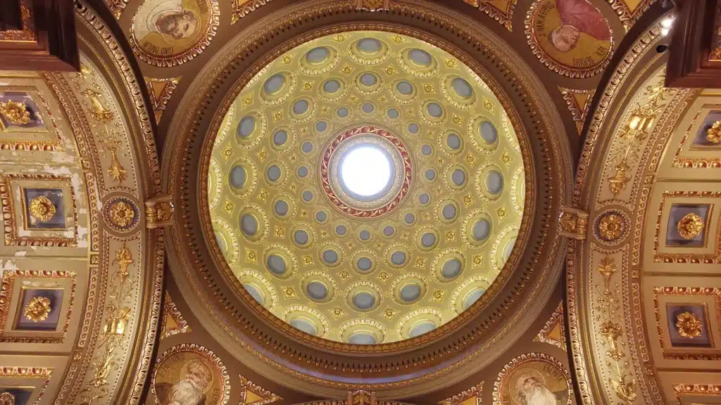 VanEssa in Ungarn 2024 im VW-Bus T6 Transporter mit Heckküche Schlafsystem Innenraumturm und Zubehör