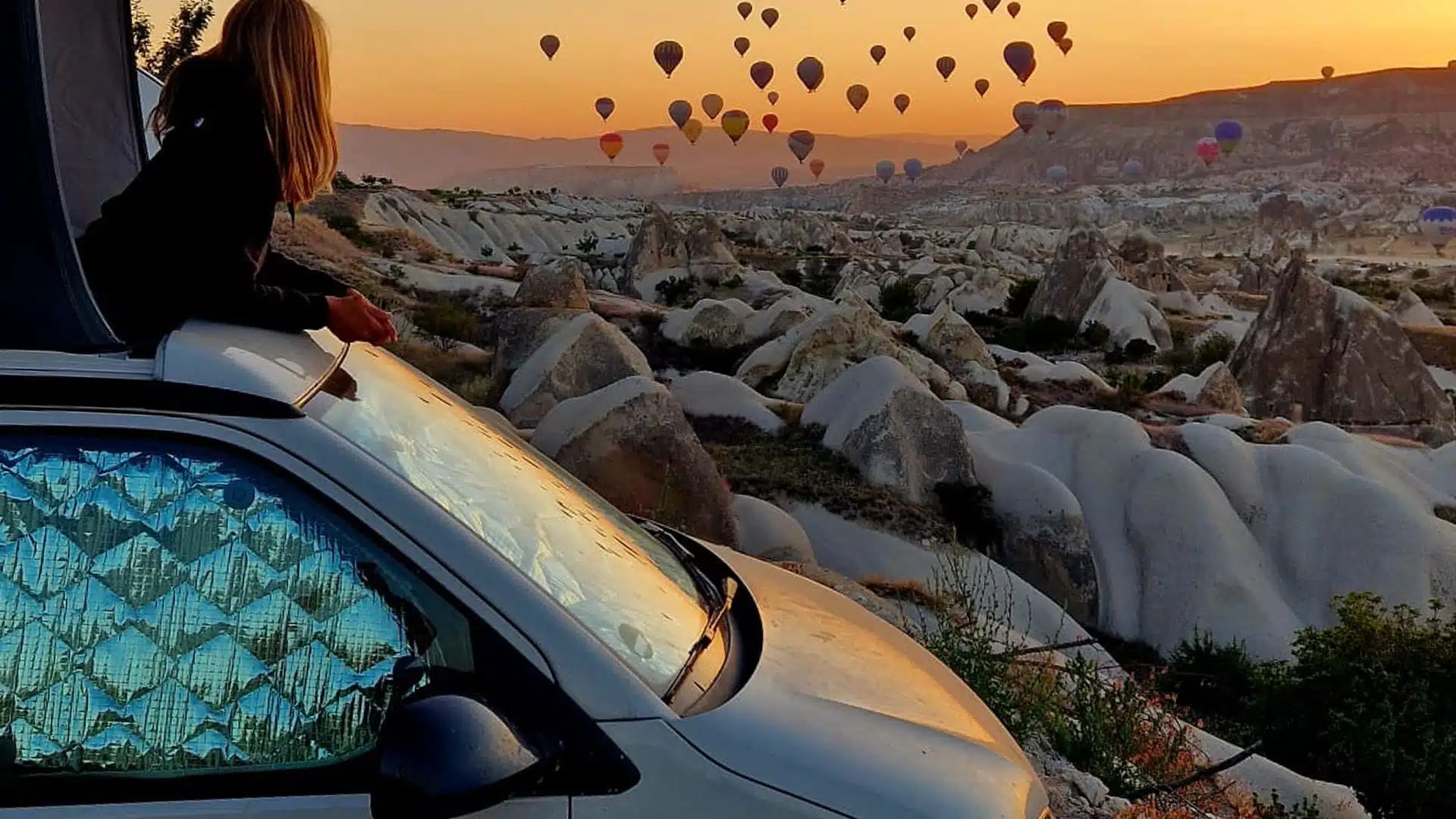 VanEssa Ausstattung im VW California Beach in Kappadokien in der Türkei