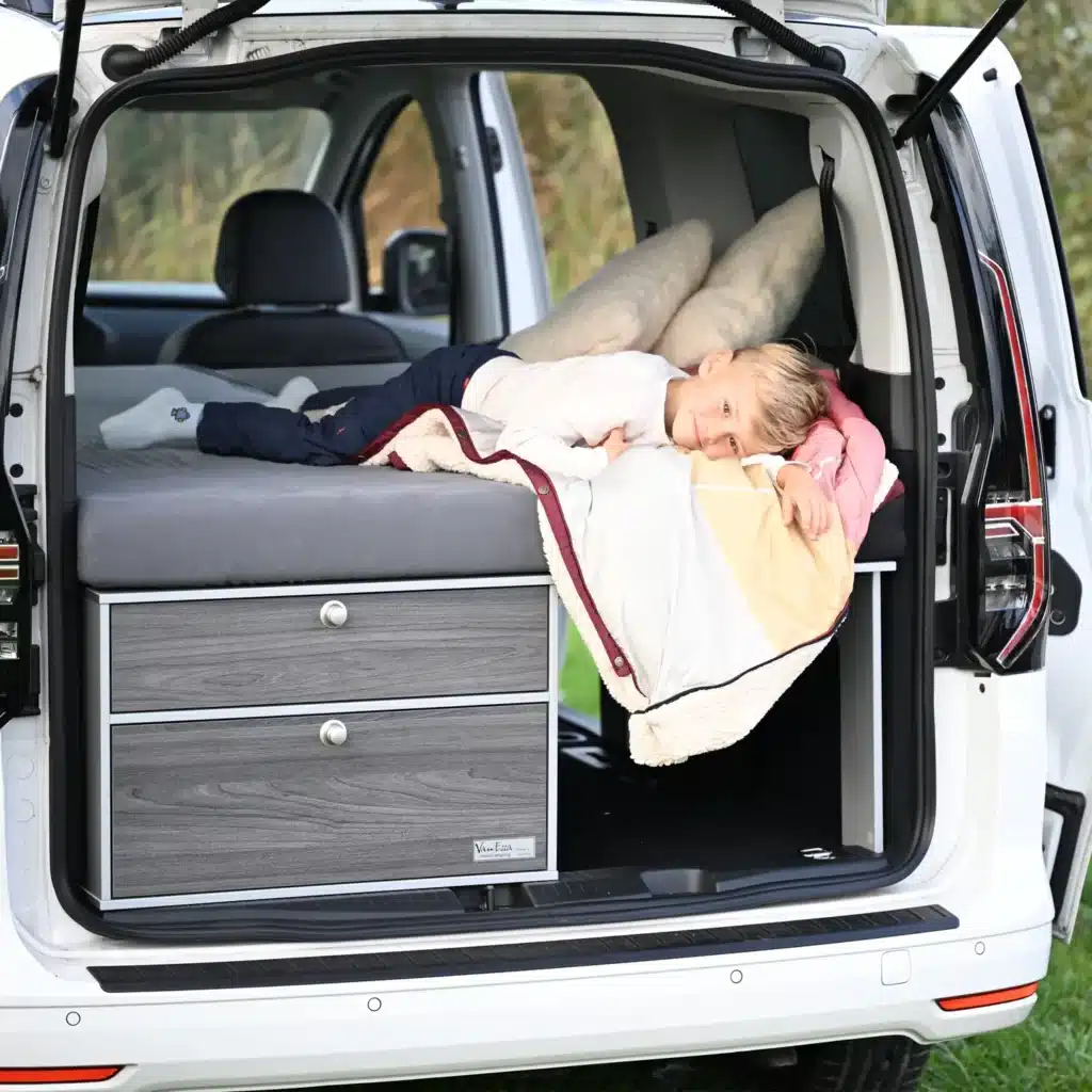 VanEssa Schlafsystem geteilt VW Caddy Maxi