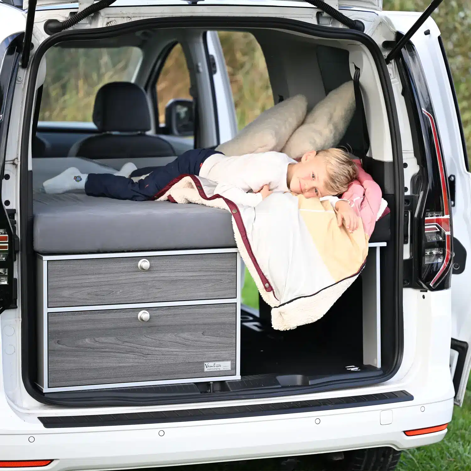 VanEssa Schlafsystem geteilt VW Caddy Maxi