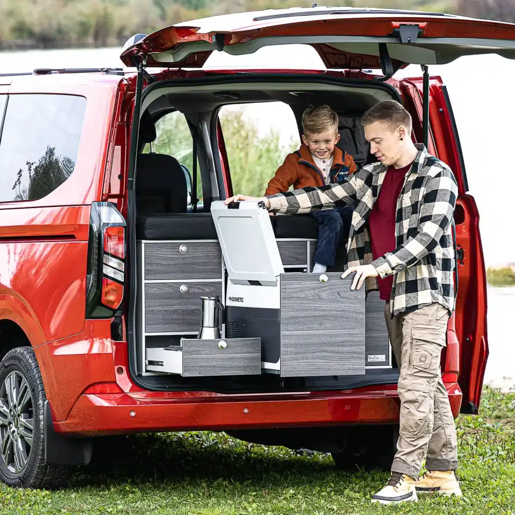 VanEssa Heckküche im Ford Custom Kühlbox