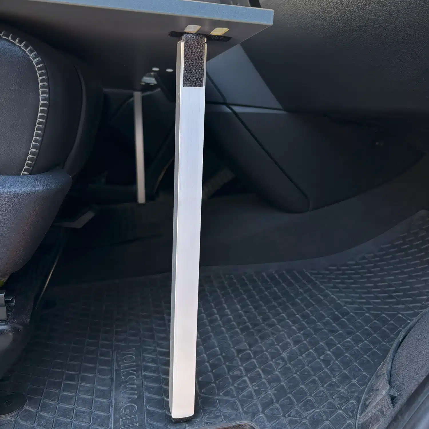 VanEssa crib VW T6 detail picture of the feet