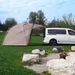 vanessa-vaude-vorzelt-drive-van-caddy-seitlich