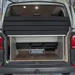 VanEssa Schlafsystem Transporter mit 3er-Bank und kurzem Radstand Packzustand